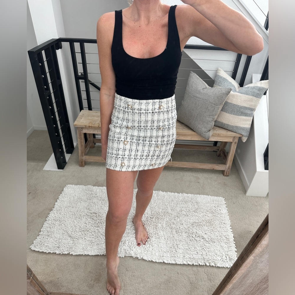 White Black Tweed Mini Skirt Gold Pearl Button High Waisted Chic | Size S